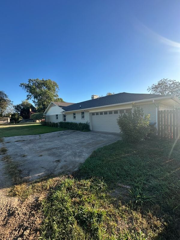 Photo - 104 Kingswood Dr