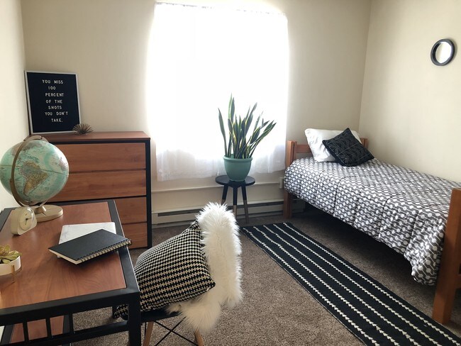 Photo - College Park Student Apartments