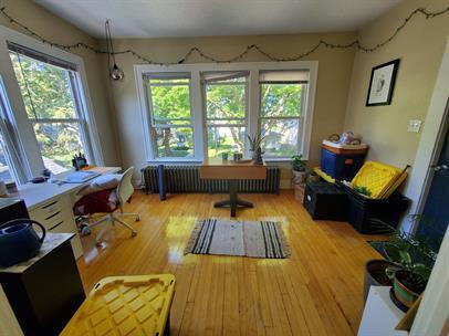 Photo - "Charming 1-Bedroom Haven with Spacious 1000 Sq Ft in Minneapolis!"