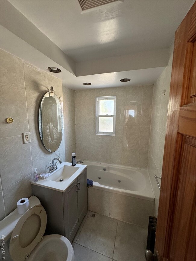 Photo - 62-21 Dry Harbor Rd