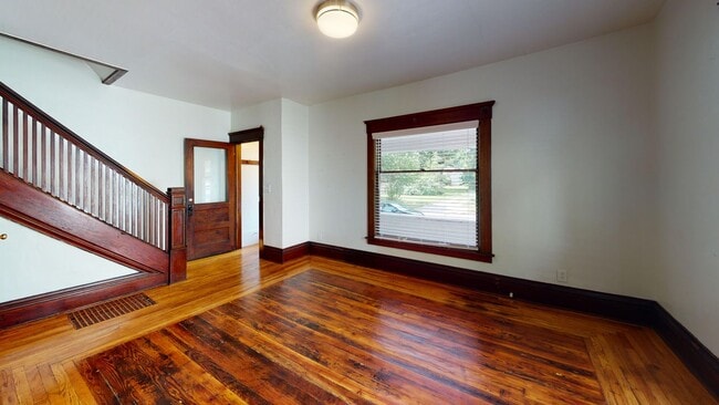 Photo - 127 Shepard St