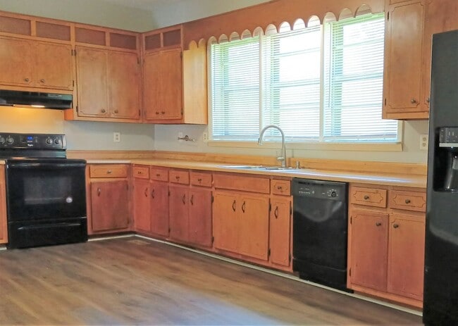 Photo - Enjoy a Peaceful "Country" Setting" in Har...