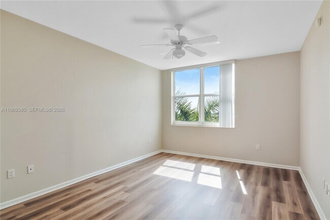 Photo - 550 Okeechobee Blvd Unit 527