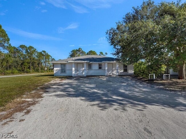 Building Photo - 803 Meadow Rd