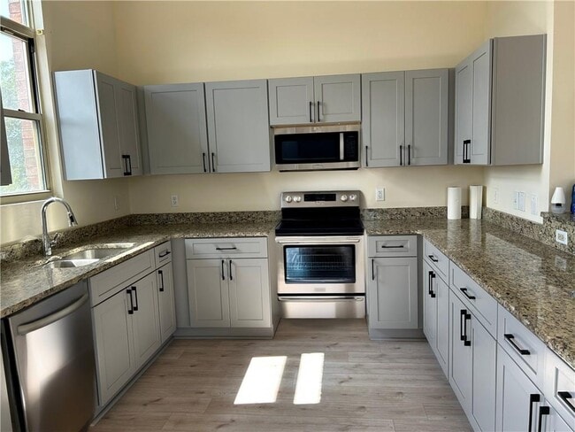 Photo - 870 Mayson Turner Rd NW Unit 1447