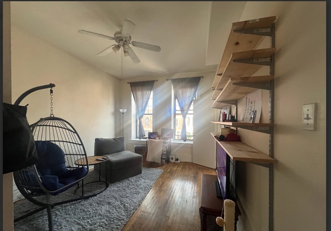 Photo - 1627 N Winchester Ave Unit 2