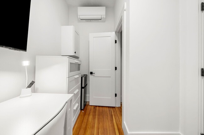 18 Benedict St