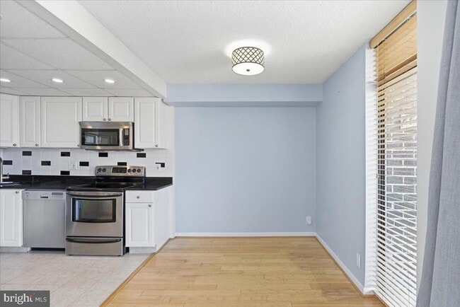 Photo - 1401 N Rhodes St Apartamento Unidad 503