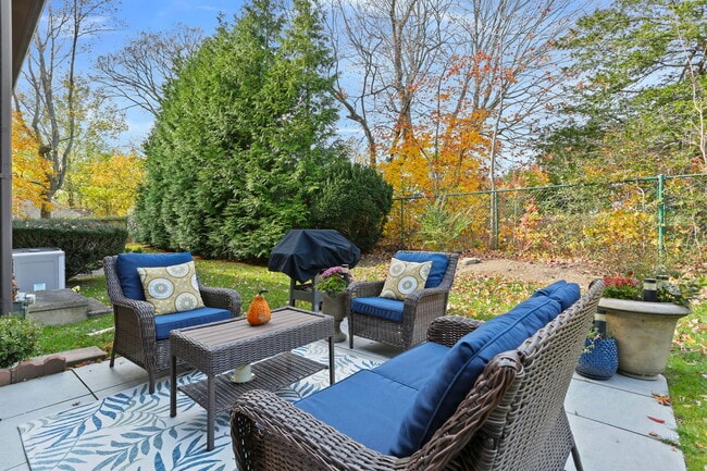 Building Photo - 376 Knapps Hwy Unit 376