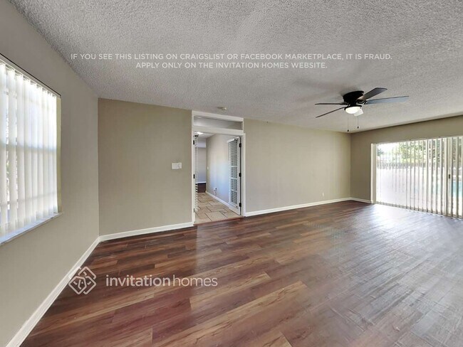 Photo - 5020 Taylor St