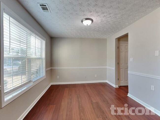 Photo - 435 Little Creek Rd SE