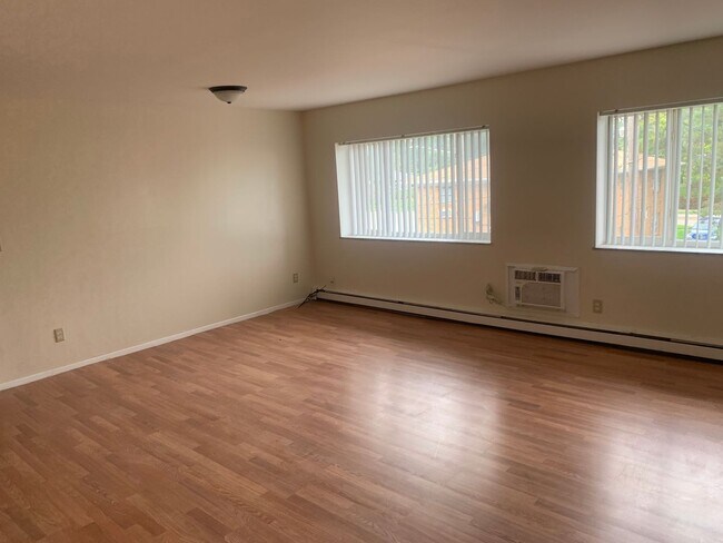 Photo - 1570 Woodman Dr Unit 1570-021