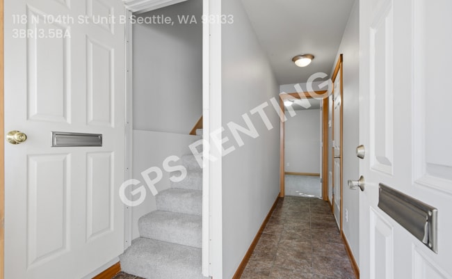 Photo - 118 N 104th St