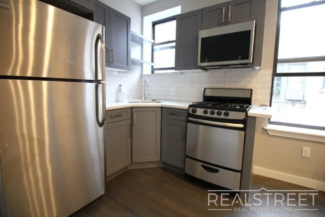 Building Photo - 2 BR in Crown Heights! Rental