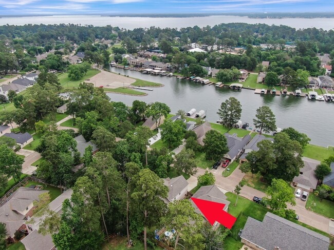 Photo - 3215 Canterbury Ln