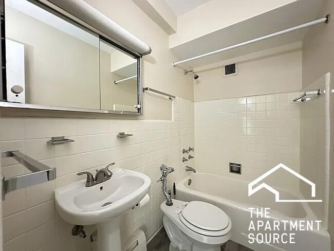 Photo - 1400 Chicago Ave Unit 207