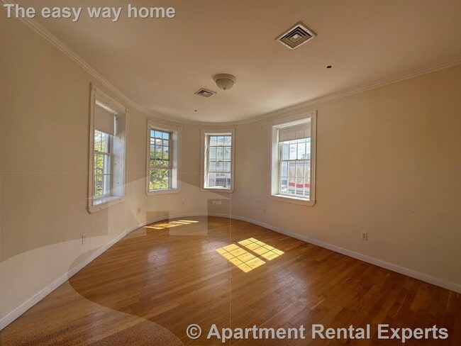 Photo - 4 Bishop Allen Dr Unit #2