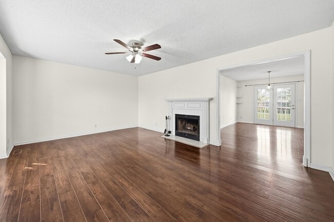 Photo - 1361 Jenny Ln