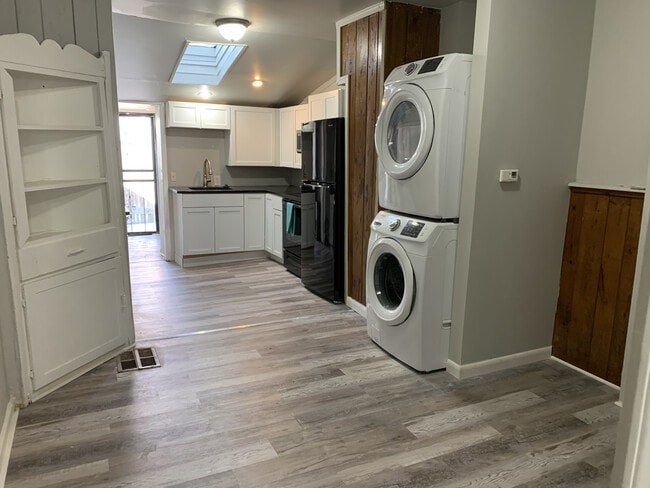 Photo - 334 W 29th St