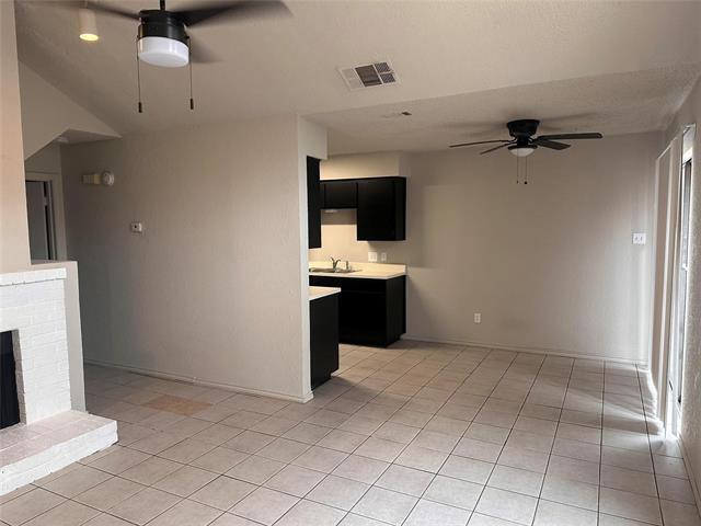 Photo - 205 Kenney St