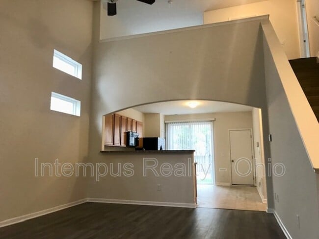 Photo - 2844 Hillstone St