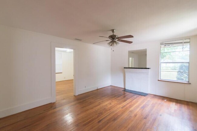 Photo - 2020 Hollywood Dr