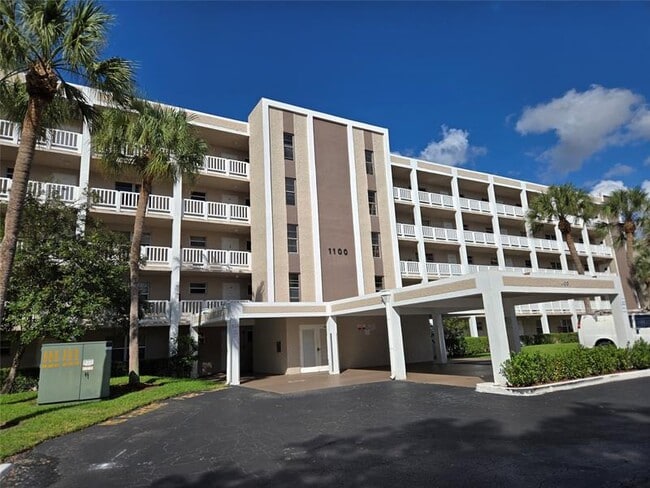 Building Photo - 1100 NW 87th Ave