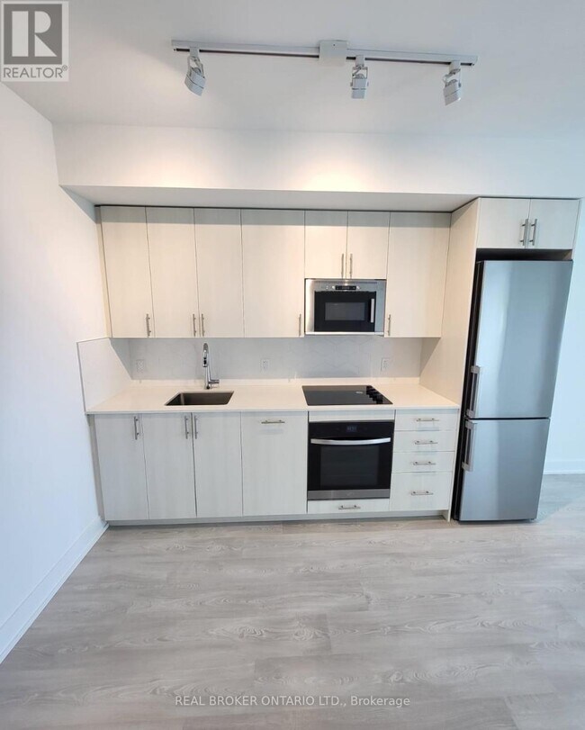 Photo - 2545 Simcoe St N Unit 1813