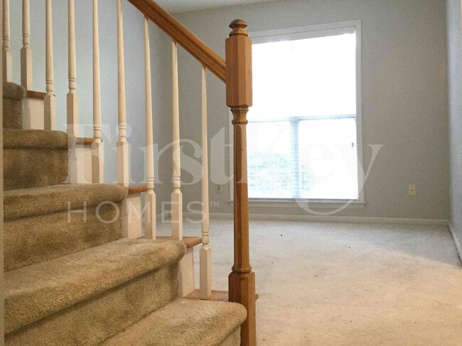 Photo - 8102 Kingston Dr