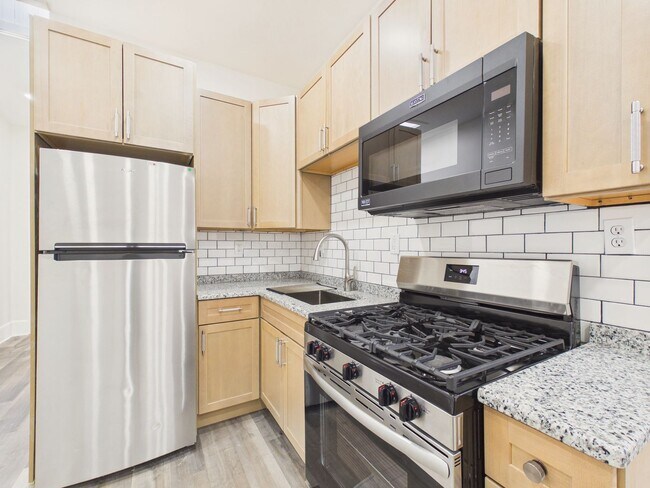 Photo - 1012 N 3rd St Unit Apt 4
