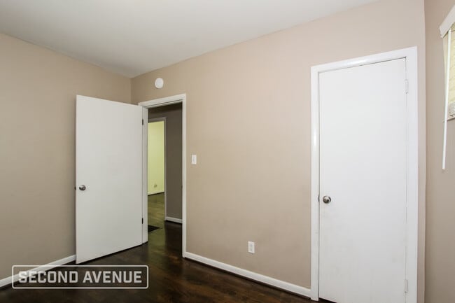 Photo - 140 Curren St SE