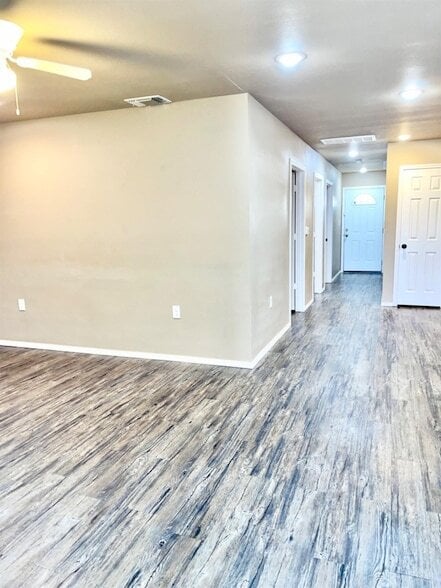 Photo - 2613 Globe Ave