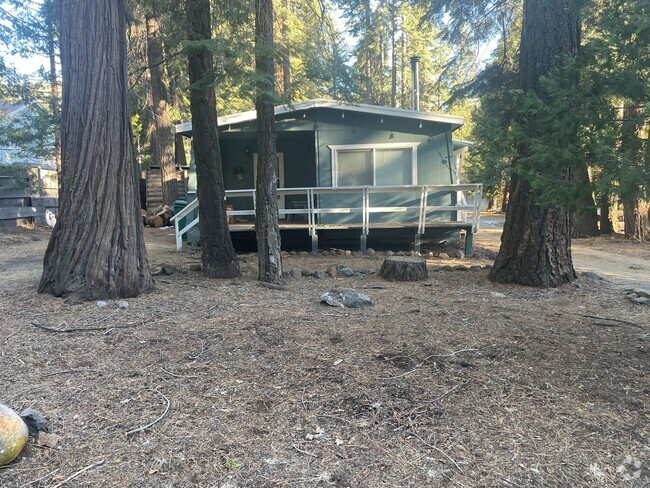 Building Photo - COZY CABIN ON THE LAKE Rental