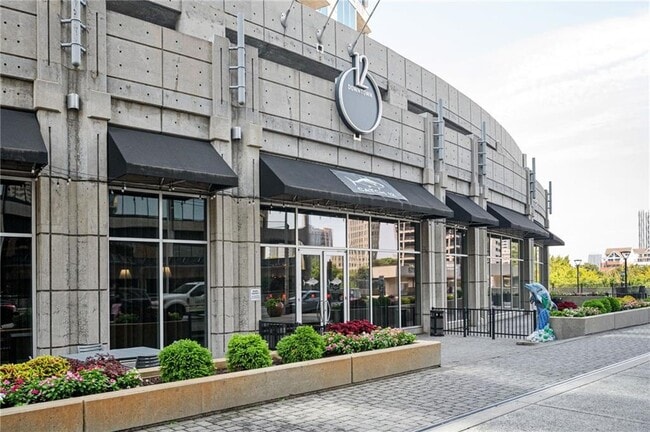 Photo - 400 W Peachtree St NW Unit 1910