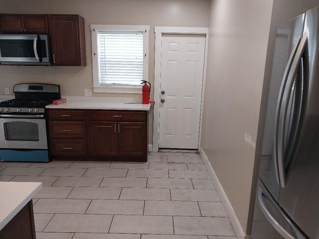 Building Photo - 43 Sachem St Unit APT1