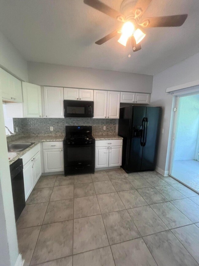 Photo - 7823 Sanibel Dr