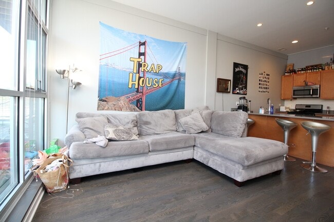 Photo - 1540 W Fullerton Ave