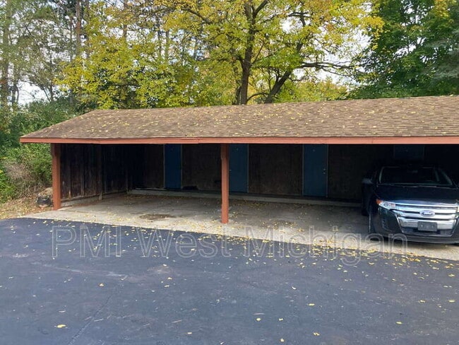 Photo - 6043 In the Pines Dr SE