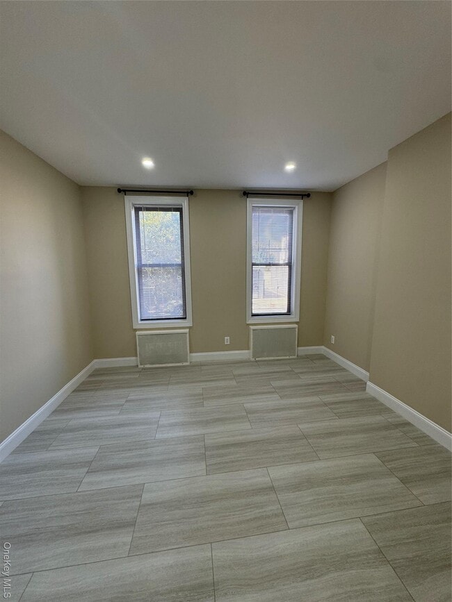 Building Photo - 59-42 Grove St Rental