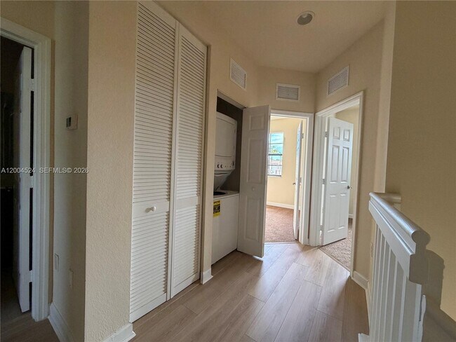 Photo - 544 SE 32nd Ave