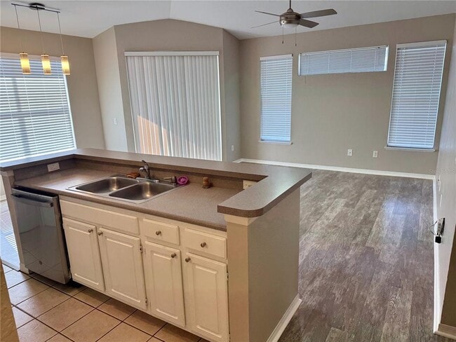 Photo - 2627 Maitland Crossing Way Unidad 301