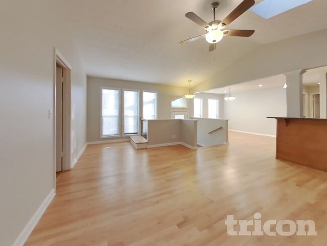 Photo - 2280 Lexington Way