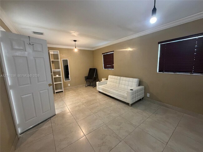 Photo - 414 SW 2nd Terrace Unidad 0