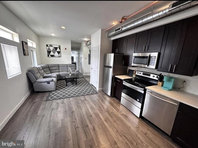 Photo - 117 W Girard Ave Unit 1