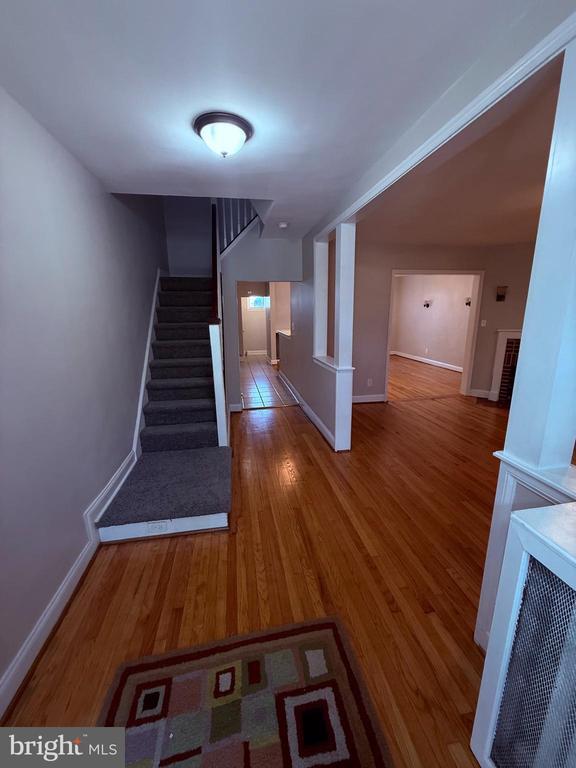 Photo - 824 E 33rd St