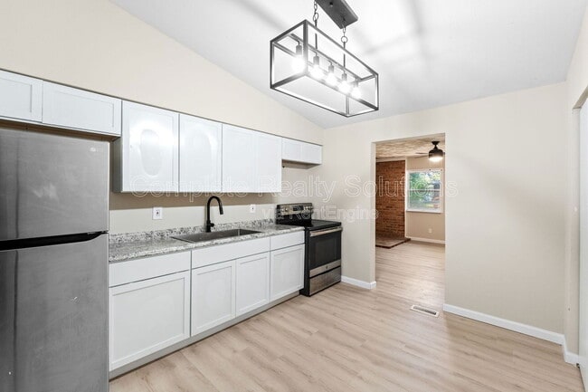 Photo - 1139 Lakeview Ave