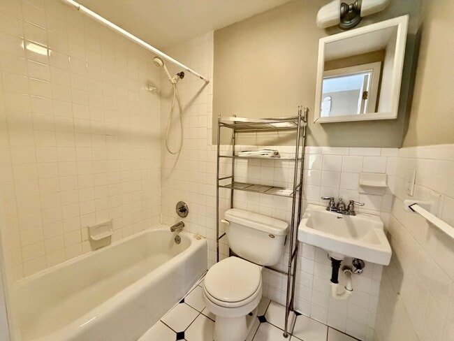 Photo - 316 E Locust St Unit 3