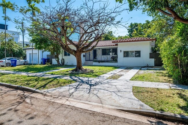 Building Photo - 330 SW 27th Rd
