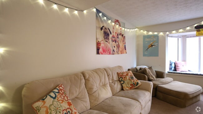 2BR, 1.5BA - 901-1,000 SF - Phoenix on Court Apartments