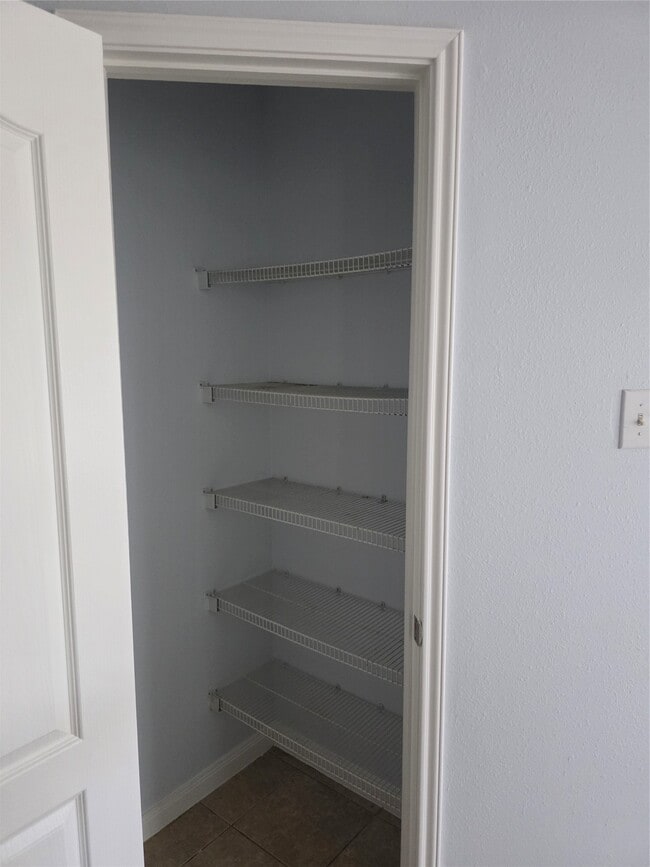 Building Photo - 311 Burris Park Dr